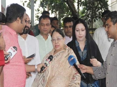 Khaleda Zia's family members want to take her abroad for better treatment 